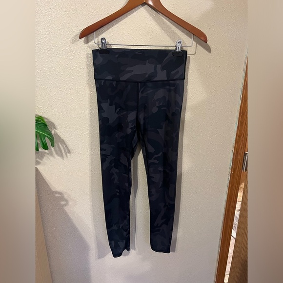 Lululemon Align High-Rise Leggings Heritage 365 Camo Deep Coal Multi 25” - Picture 3 of 5